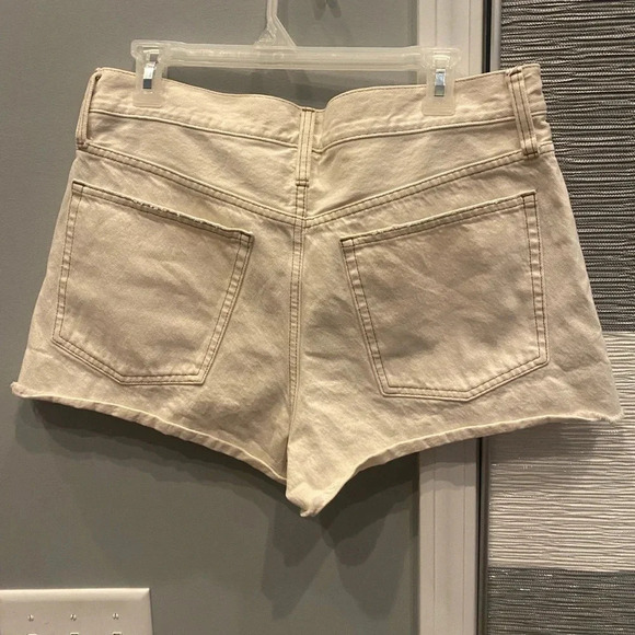J. Crew Relaxed Shorts in Ecru Size 30 Denim High Rise - Picture 2 of 6